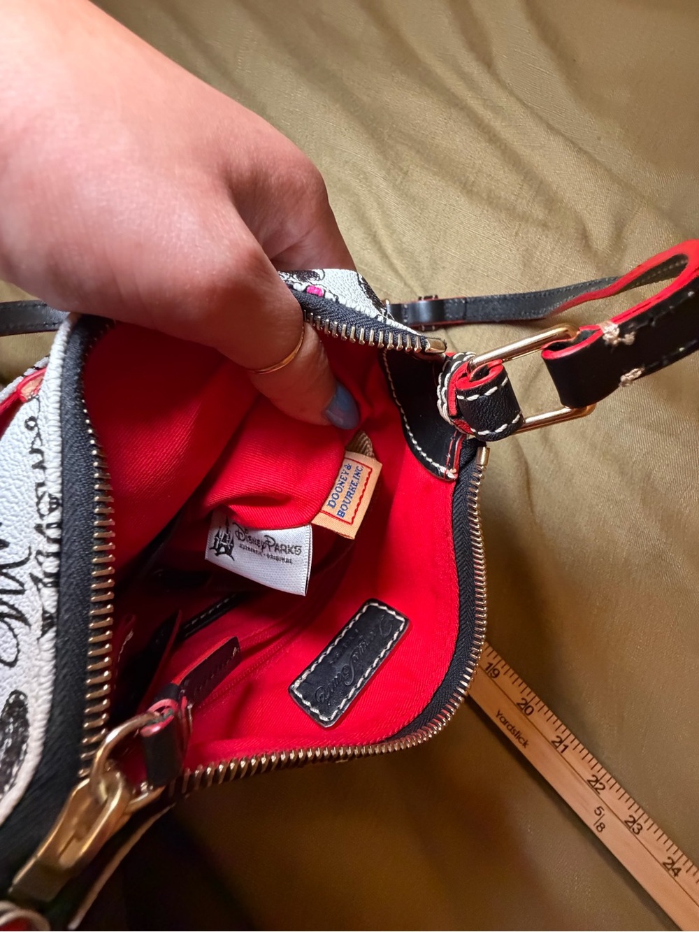 Dooney & Bourke Minnie Mouse Hearts & Bows Letter Carrier - Picture 7 of 7